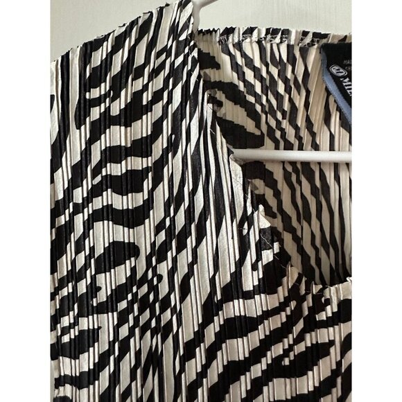 Milano Women’s size medium zebra top - Picture 3 of 7